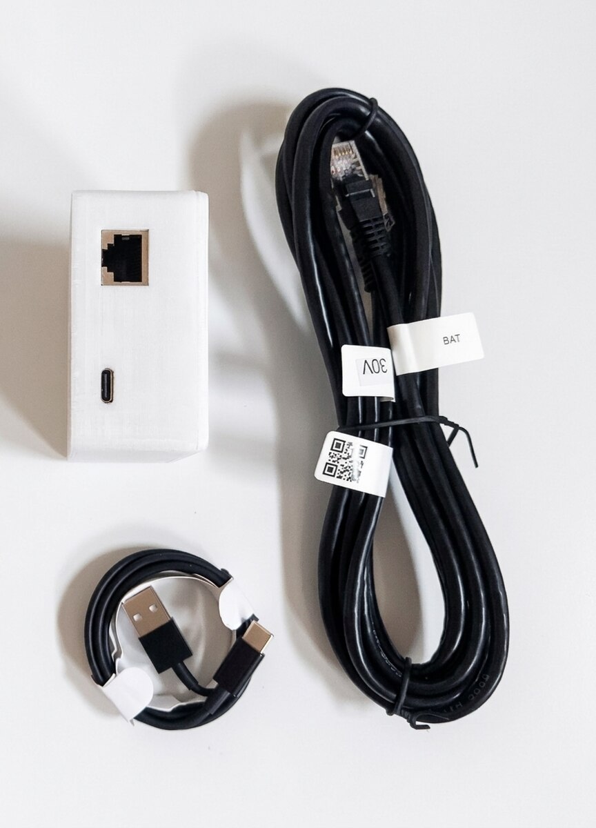 RJ45 RS232 socket and USB-C power socket of Axpert Monitor